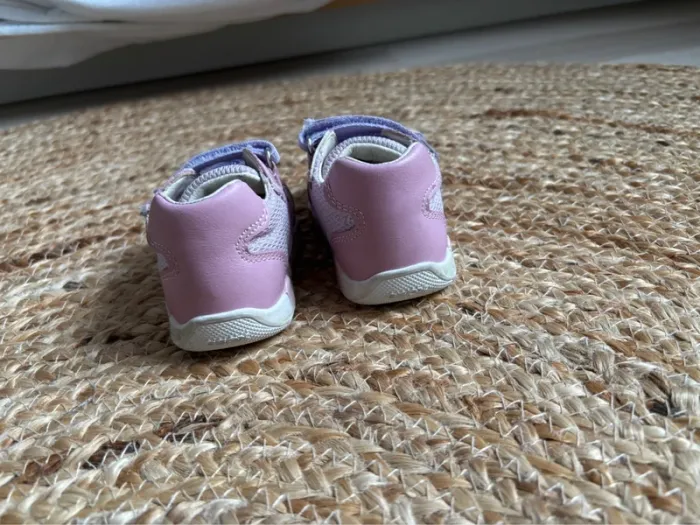 Baskets Geox t.19 parfait état - photo numéro 2