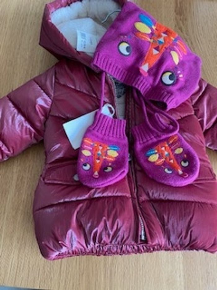 Doudoune taille 6 mois ikks