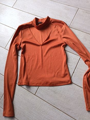 Tee shirt avec décolleté