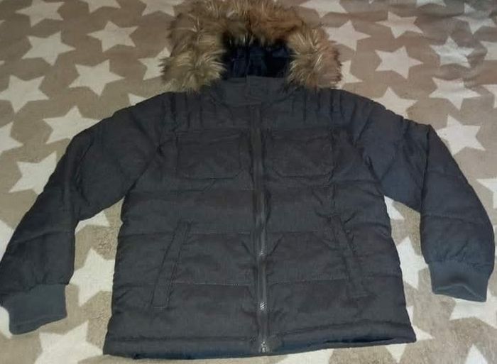 Blouson kiabi 12 ans Gris/bleu marine 
Tres bon état car très peu mis - photo numéro 7