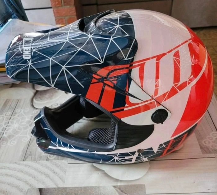 Casque de moto enfant S neuf - photo numéro 2