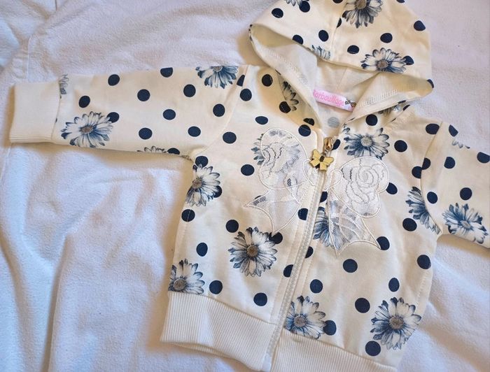Veste à capuche neuf jamais porté 6 mois - photo numéro 3