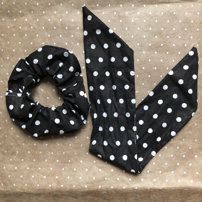 Chouchou noir et blanc à pois scrunchie - photo numéro 2