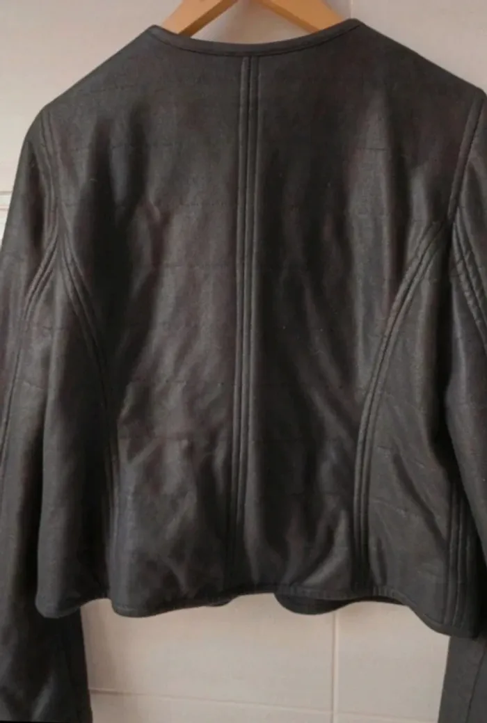 Magnifique veste/blouson blazer
grande boutons pression, Rodika Zanian, noir, t.36 - photo numéro 5