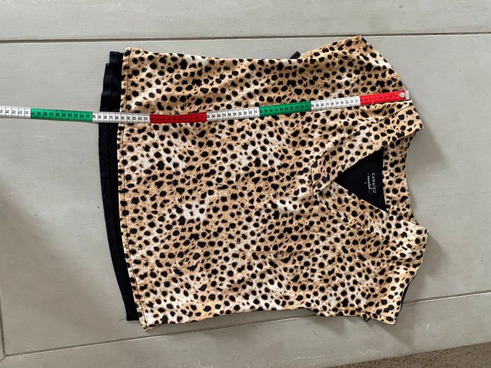 Tee shirt Camaïeu léopard 🐆 taille S/M col V - photo numéro 11