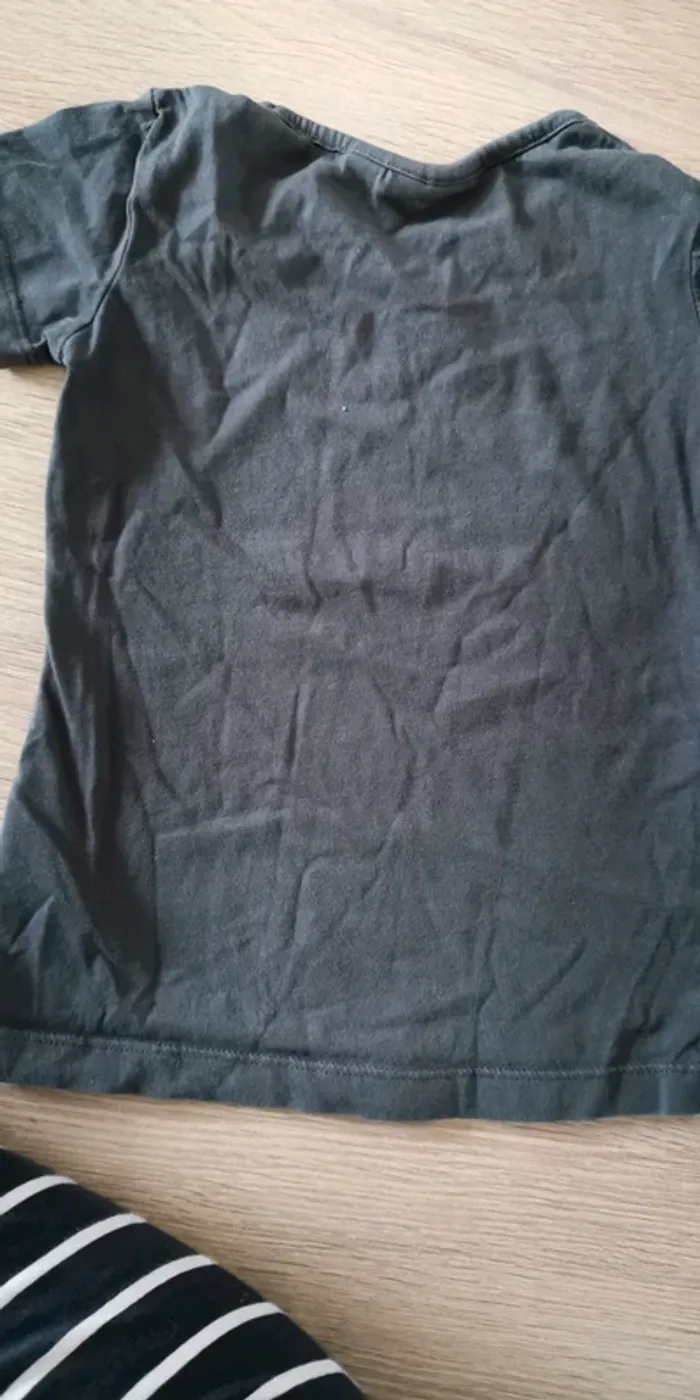 Tshirt 3/4 ans - photo numéro 2