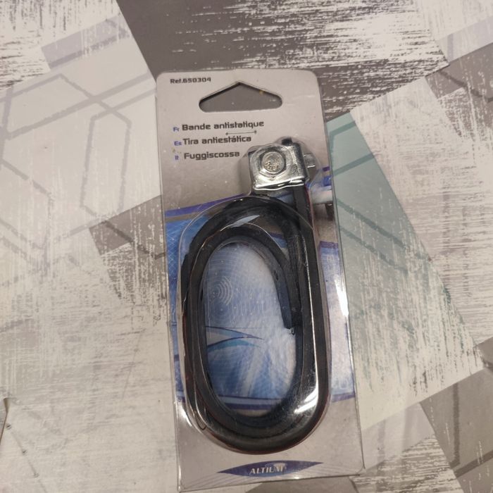 Bande antistatique pour voiture neuve sous blister