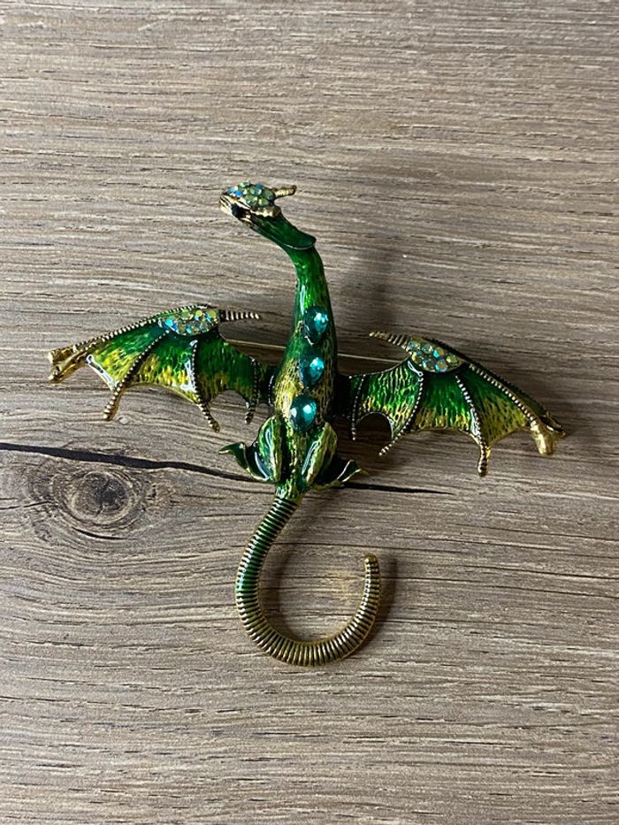 Broche dragon émaillé tendances
