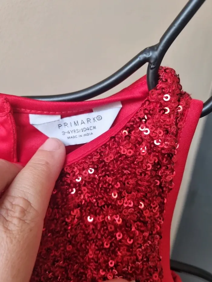 Robe rouge brillante - photo numéro 3