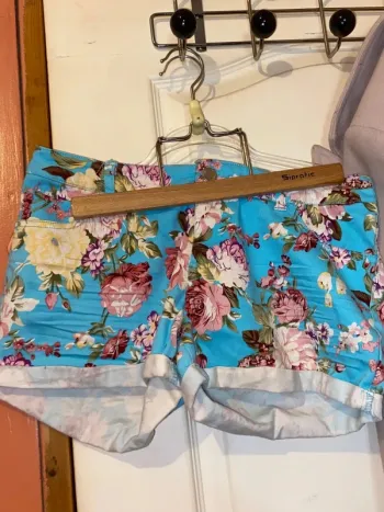 Short fleuri