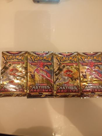 Boosters Pokémon scellés Épée et Bouclier Astres Radieux x4