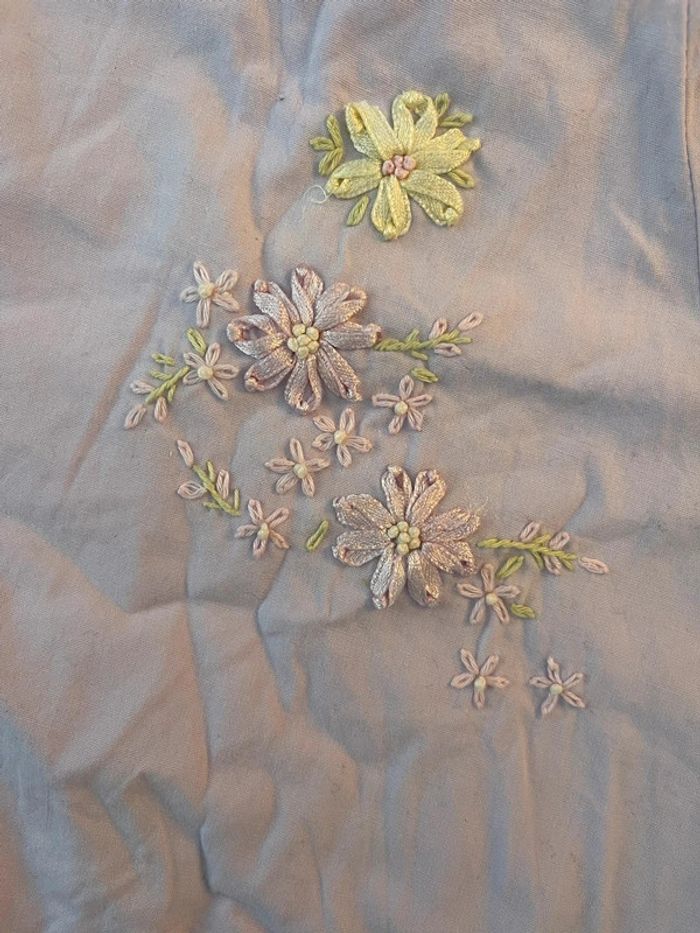 Robe lilas pastel brodée fille 2 ans - photo numéro 2