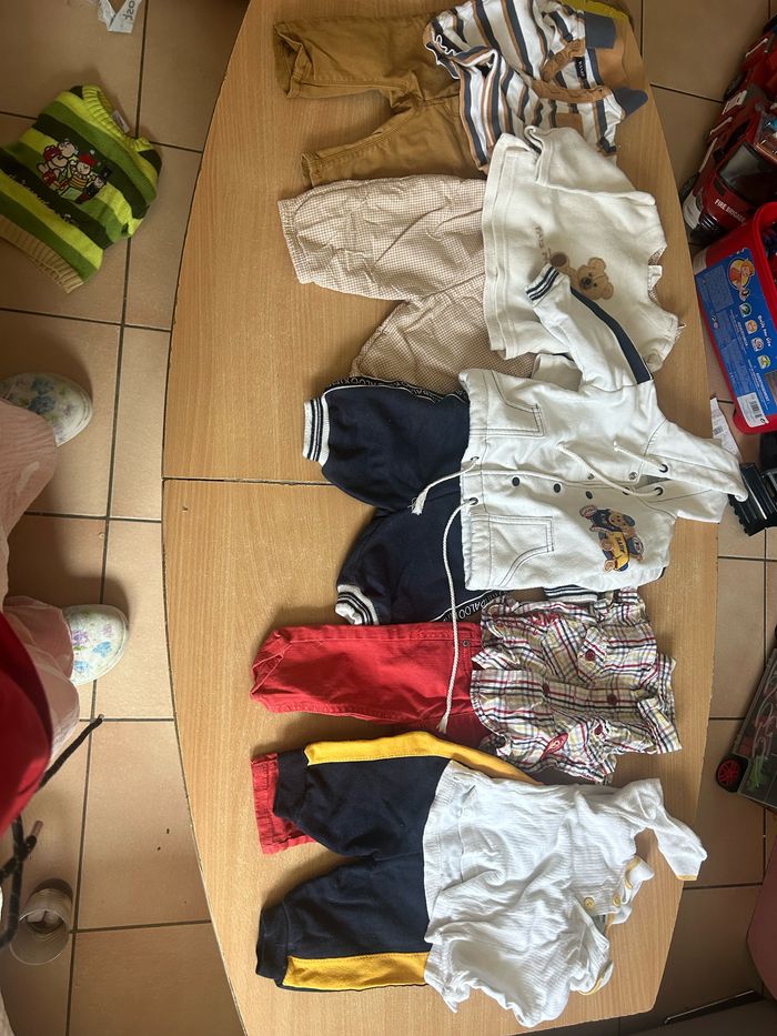 Gros carton de +50 vêtement taille 3mois - photo numéro 3