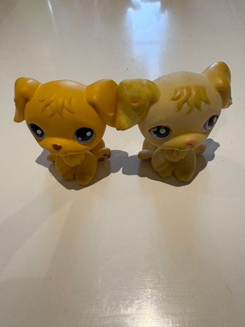 Lot de 2 figurines Pet Shop golden retriever orange et jaune