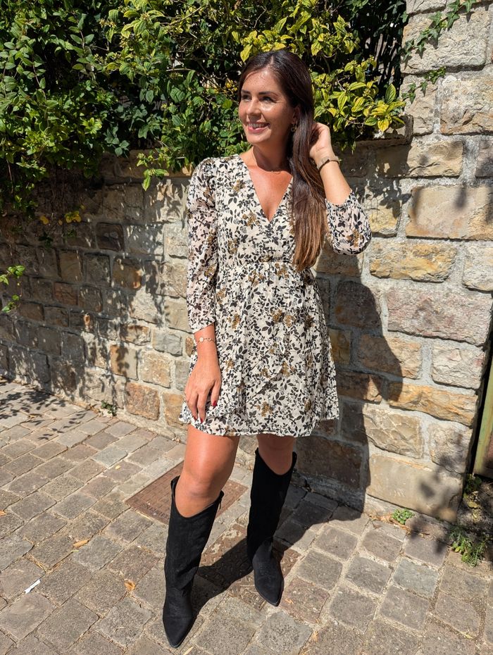 Robe fleurie Tours écru/noir manches 3/4
Taille S