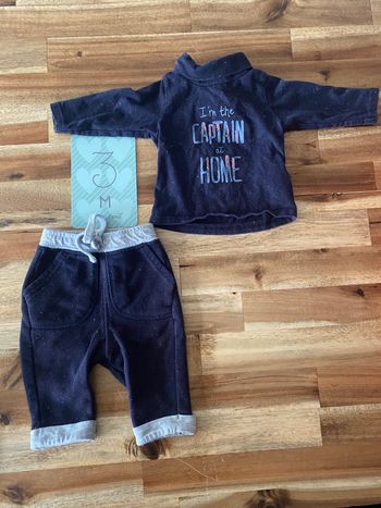 Ensemble jogging et col roulé 3 mois