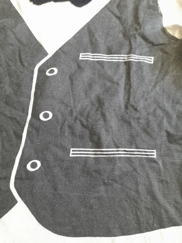T-shirt effet costume - photo numéro 3