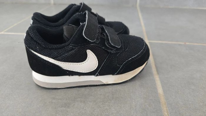 Basket nike noir et blanche - photo numéro 3