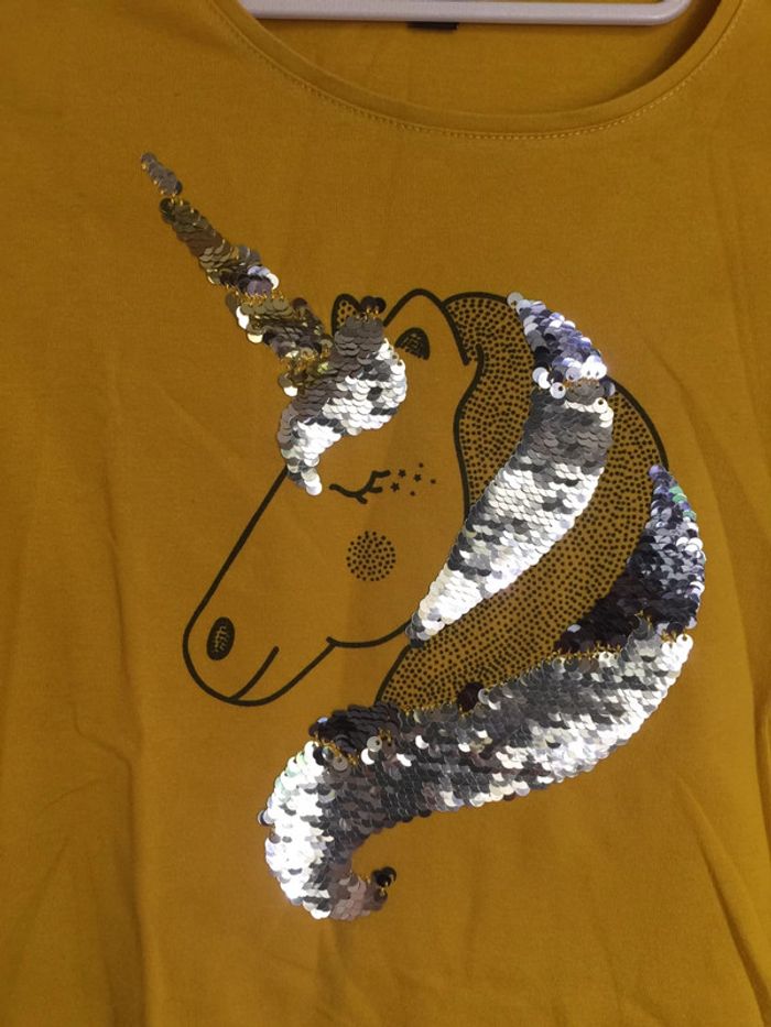 T-shirt moutarde avec motif licorne en strass - photo numéro 3