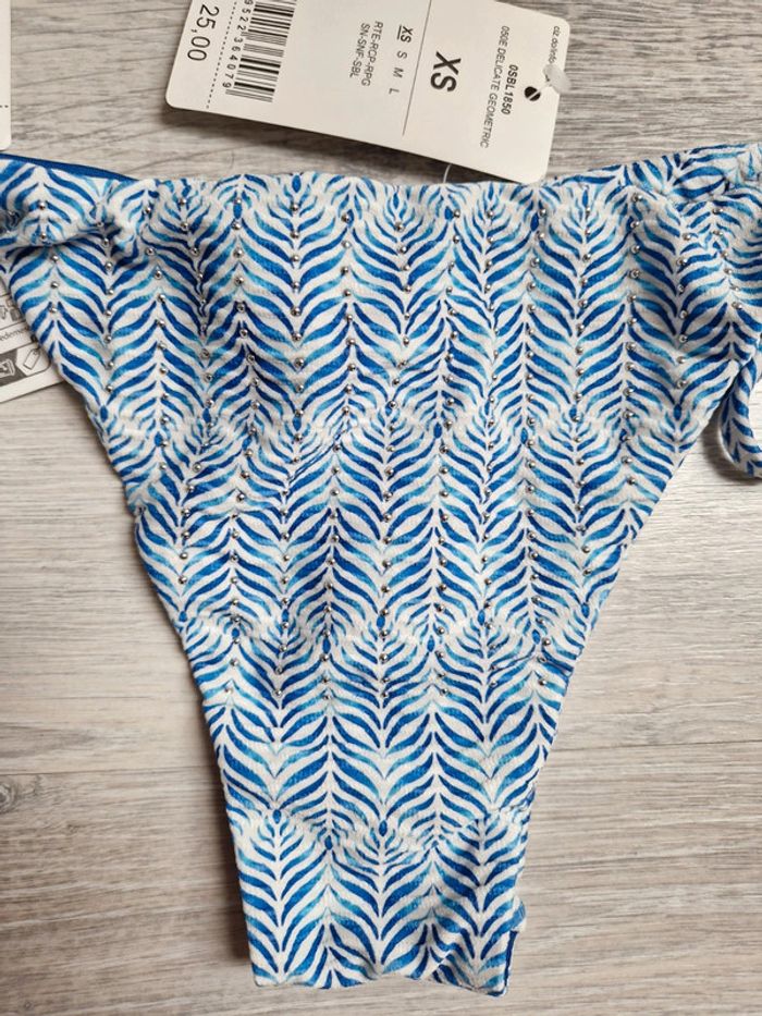 Bikini Calzedonia neuf avec étiquette Bas en XS haut en taille 85 bleu et blanc - photo numéro 4