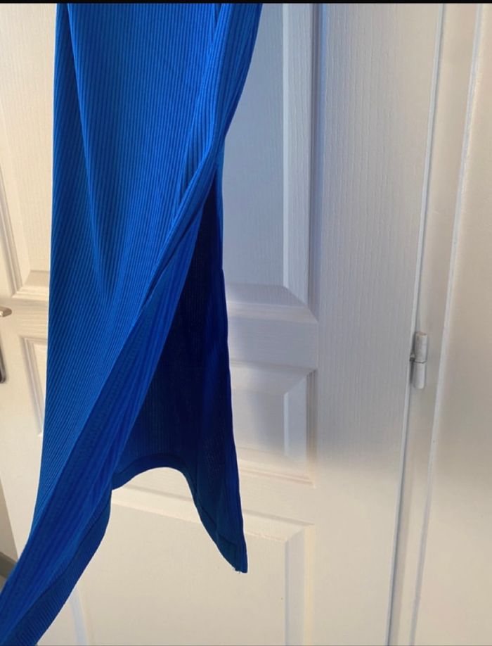 Lot de 2 robe exactement pareil en bleu et noir - photo numéro 3