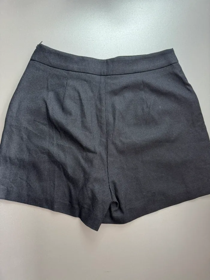 Short femme Naf Naf - Taille 36 (très bon état) - photo numéro 4