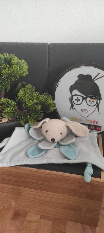 doudou lapin carré beige bleu pétale blanc noeuds Kimbaloo Fleur Marron plat