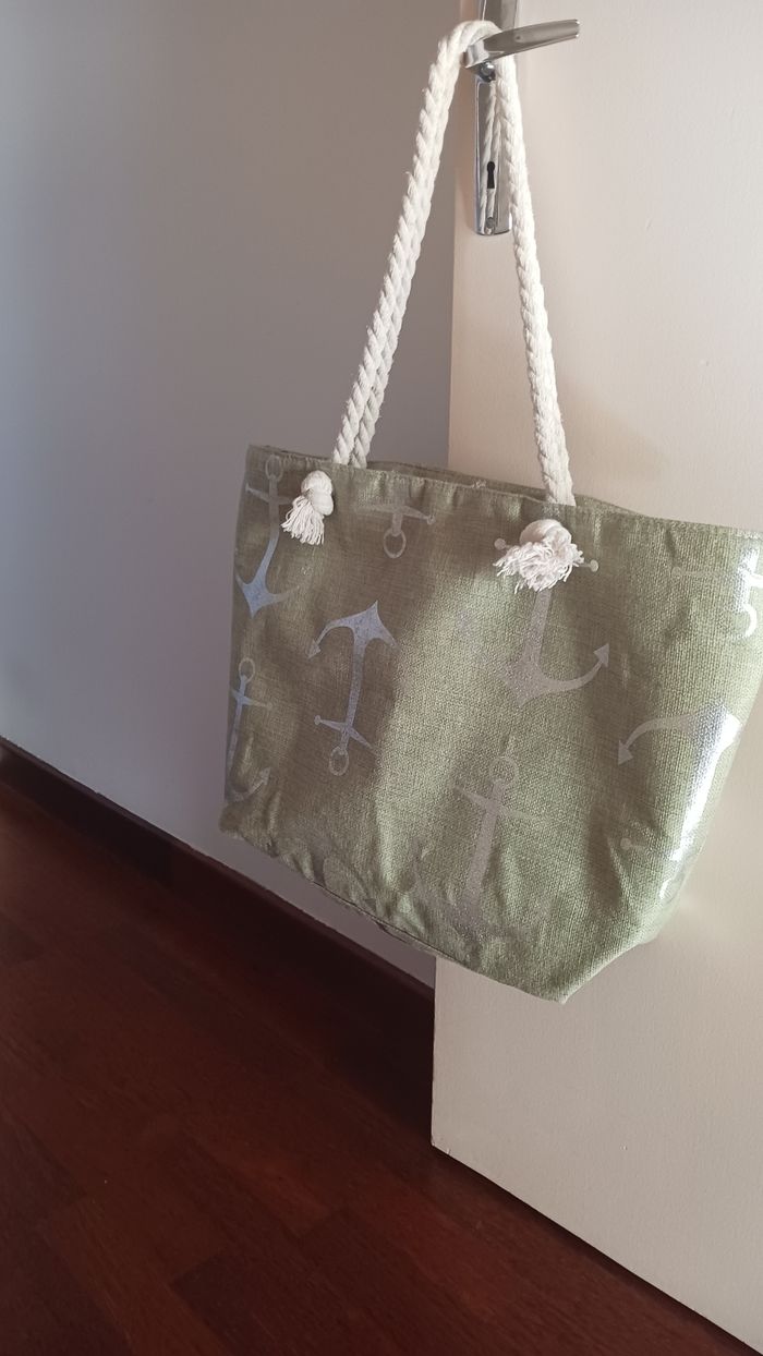 Sac vert motif ancres argentées