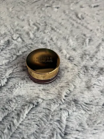baume teinté pour les lèvres le rouge français teinte sigrid