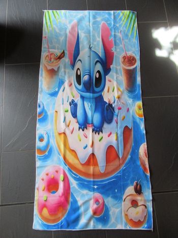 Serviette de plage Stitch neuve (drap de bain)