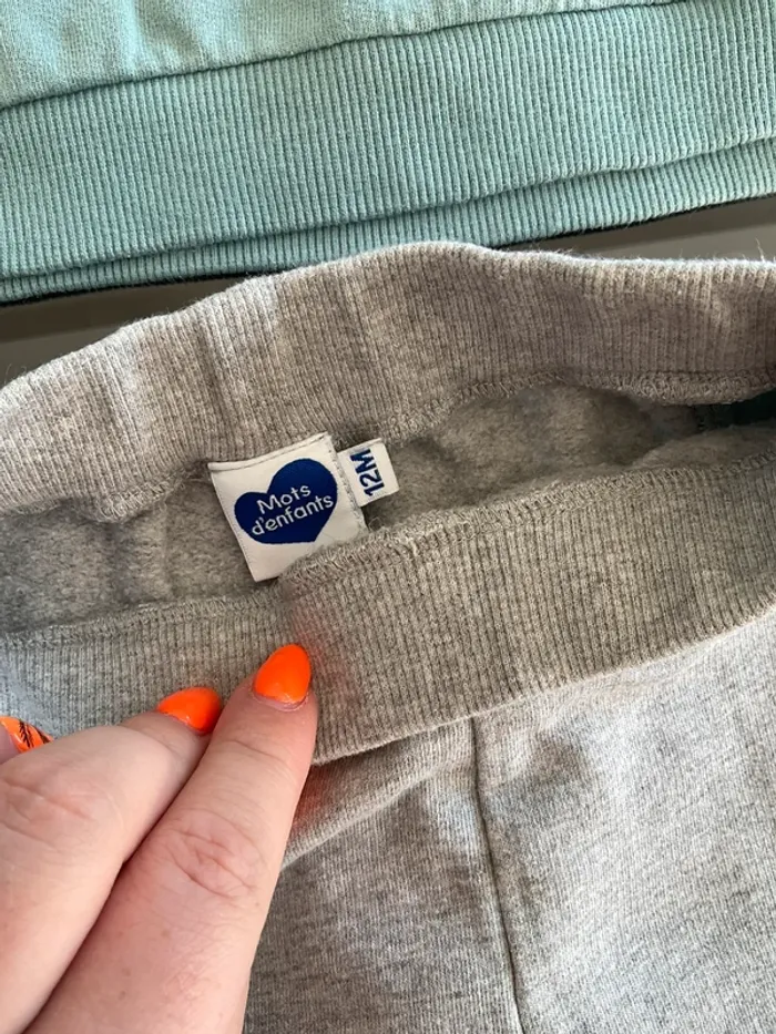 Ensemble jogging et pull - photo numéro 2
