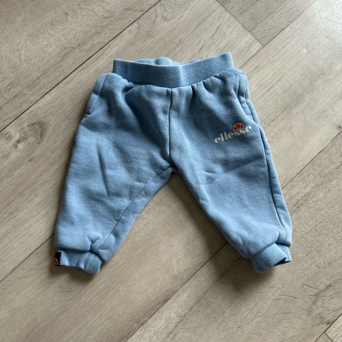 Ensemble ellesse 6/9mois - photo numéro 3