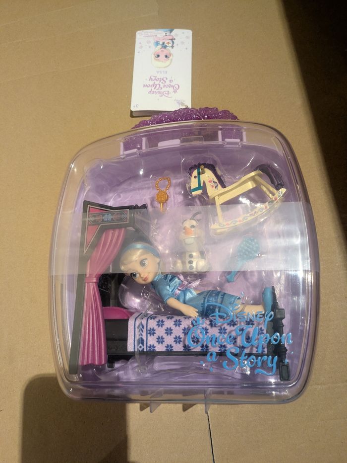 Coffret mini poupée Elsa Once Upon a Story, La Reine des Neiges