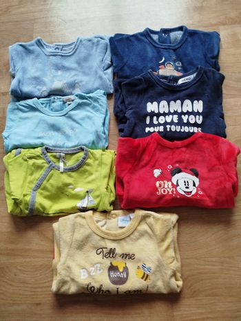 Lot 7 pyjama taille 1 mois