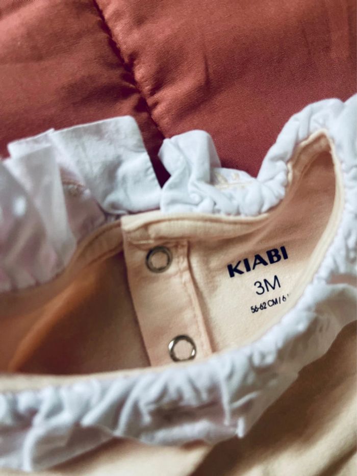 Lot de body manches courtes avec col- Taille 3 mois-Kiabi-neuf sans étiquette - photo numéro 4