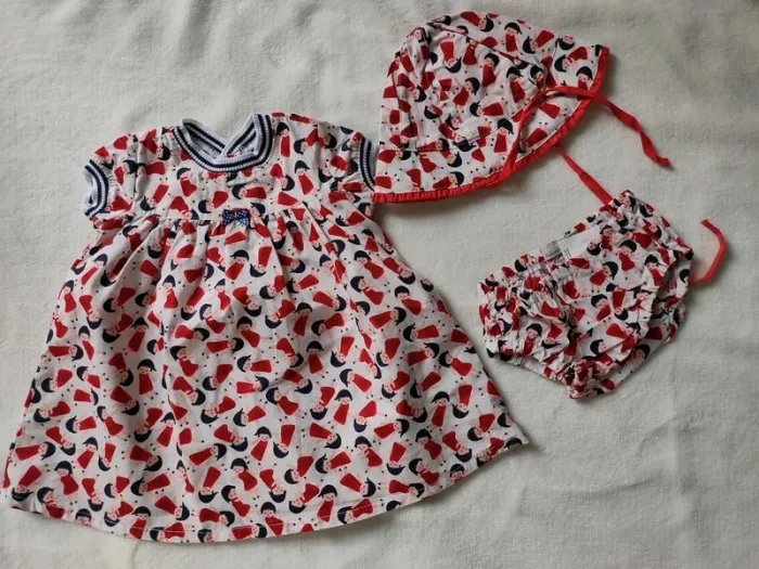 Robe+culotte+chapeau Catimini 3 mois