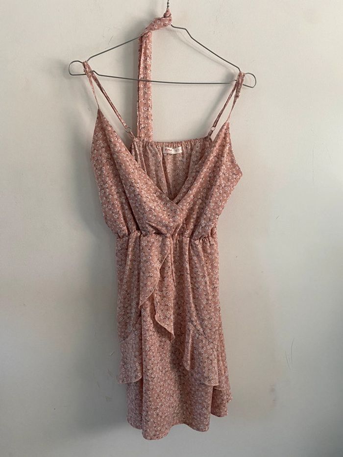 Robe d’été fleurie avec ceinture