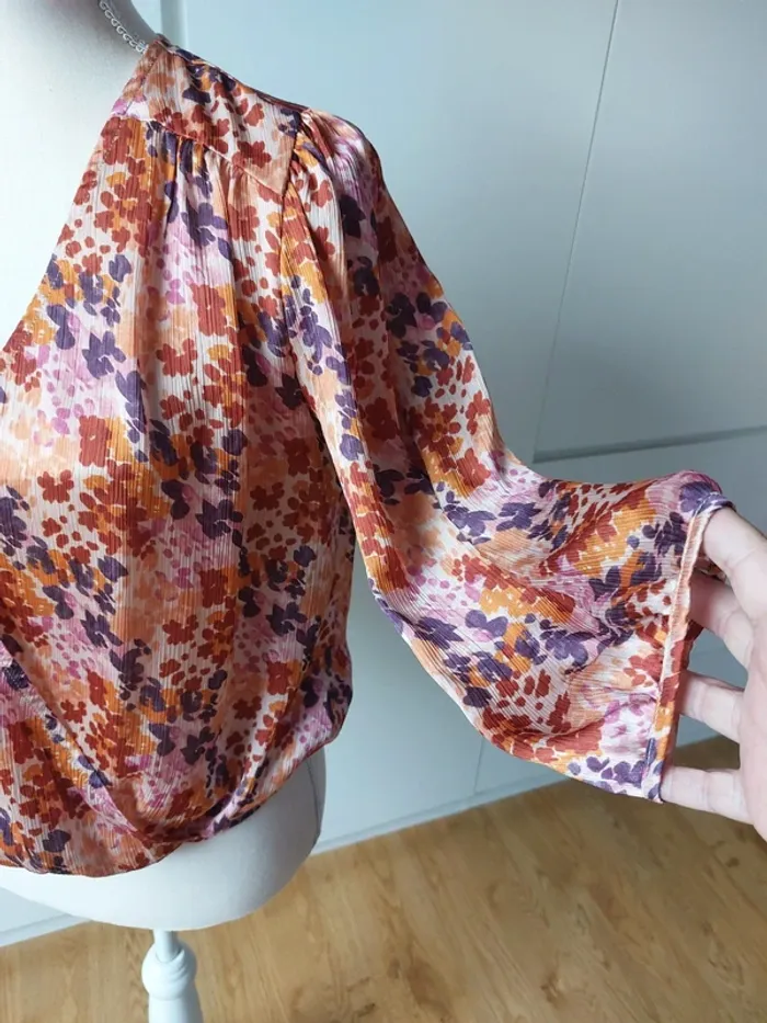 Magnifique blouse satinée cache coeur - photo numéro 4