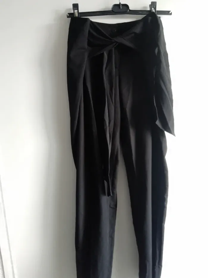 Pantalon noir taille 42