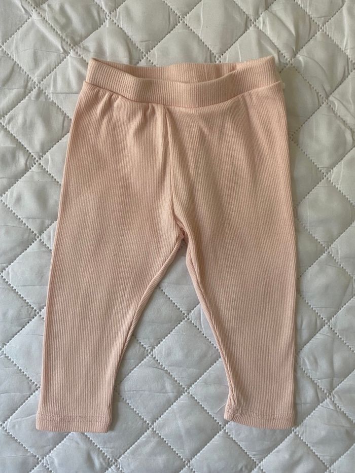 Lot 2 leggings bébé 6 mois - très bon état - photo numéro 2