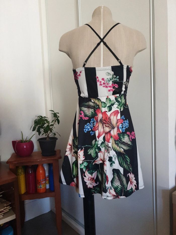 Robe décolté broderie - photo numéro 3