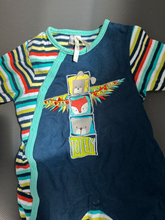 Gilet à capuche réversible (1 mois)avec bonnet 41 cm( naissance/1 mois)+ pyjama naissance - photo numéro 6