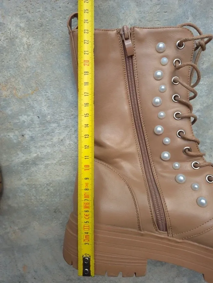 Bottines beige avec perles - photo numéro 9