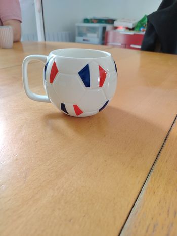 Mug football