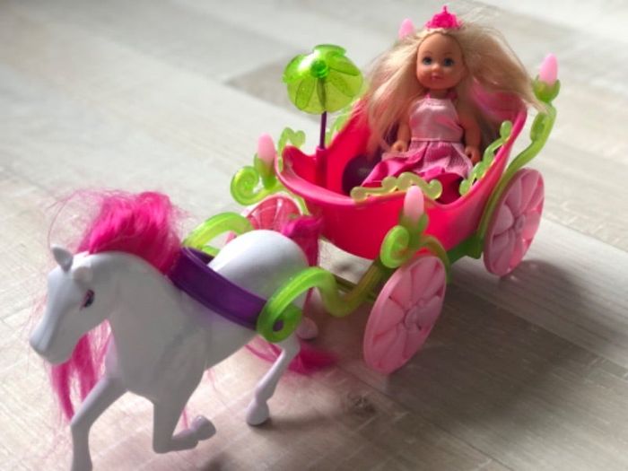 Poupée princesse et son carrosse