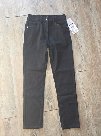 Jean noir basic taille 11 - 12 ans
