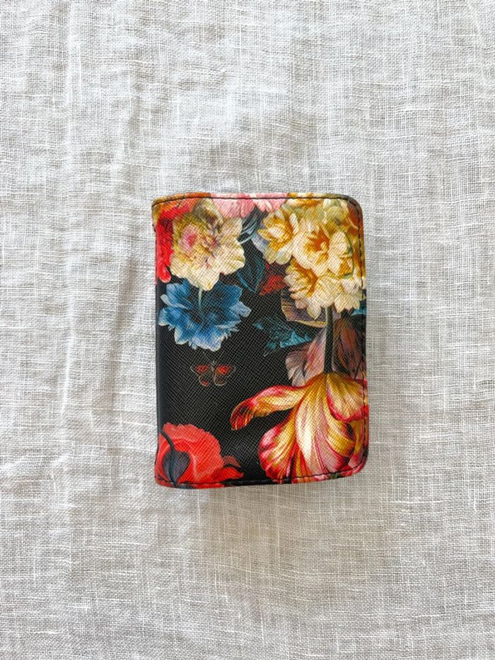 Porte cartes noir à fleurs