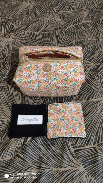 16 lingettes lavables et sa trousse de toilette moltonné neuve