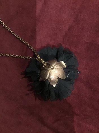 Joli sautoir fleur vintage