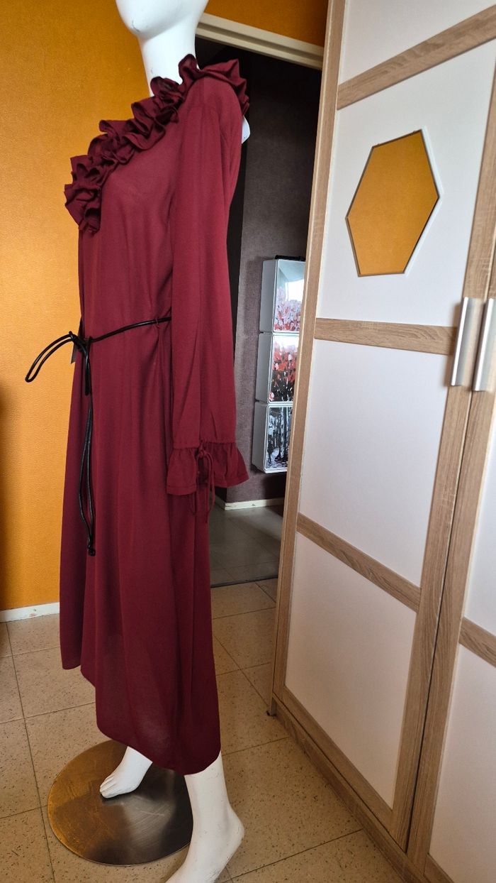 Robe Zara bordeaux avec volants - photo numéro 5